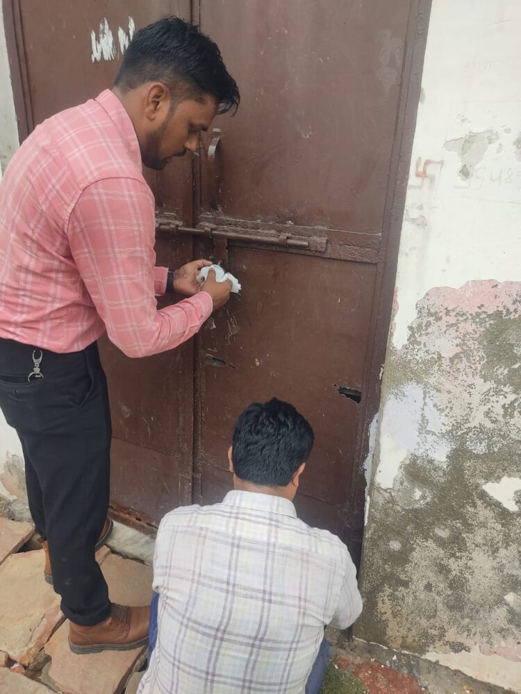 गर्भपात के लिये प्रेग्नेंट महिला को लेकर पहुंची एसओजी