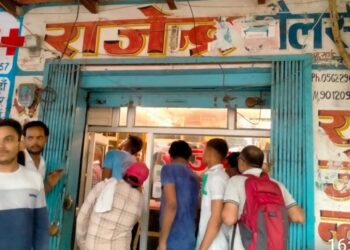 चोरों में पुलिस का खौफ नहीं, आंवलखेड़ा चौकी के पास आभूषण-दुकान में लाखों की चोरी