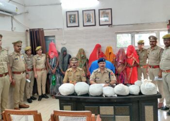 बाह पुलिस ने नशीले पदार्थ के साथ बावरिया गैंग की सात शातिर महिलाएं पकड़ीं