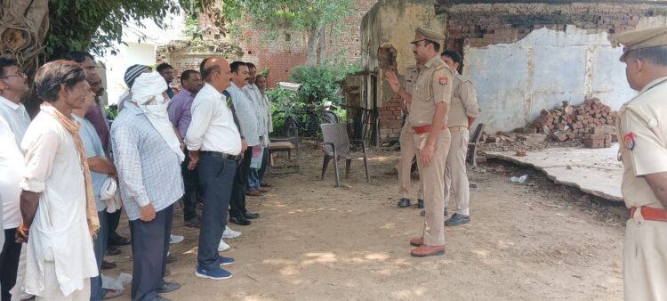 शाहगंज में हिस्ट्रीशीटरों को बुलाकर पूछा- वह कोई अपराध तो नहीं कर रहे