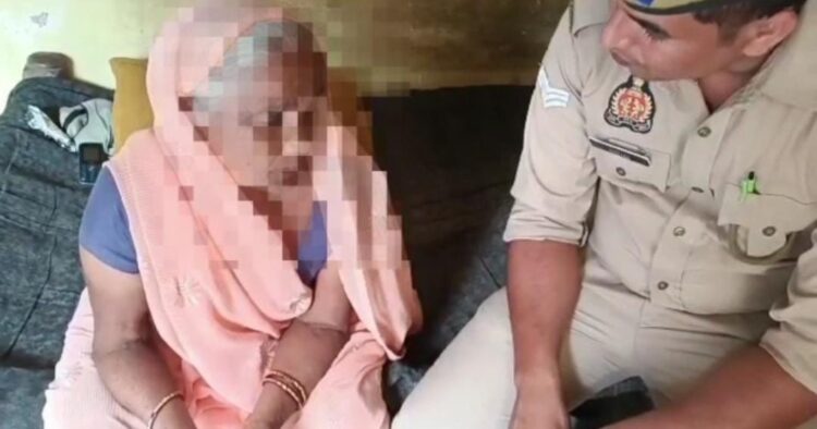 बहू से नाराज होकर यमुना में कूदकर आत्महत्या करने जा रही वृद्धा को पुलिस ने बचाया
