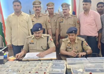 न्यू आगरा पुलिस ने पकड़े पांच शातिर चोर, नौ चोरियां कबूली