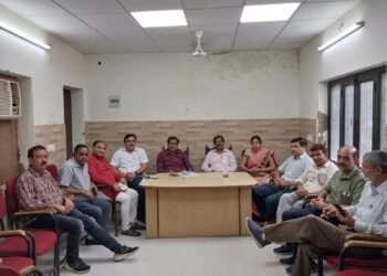 औटा विश्वविद्यालय प्रशासन और कुलपति की कार्यप्रणाली से आक्रोशित