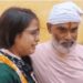 बंदी भाइयों को राखी बांधने के लिए जेल के बाहर लगी लाइन