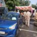 कंटेनर दो किलोमीटर तक कार को घसीटते हुए ले गया