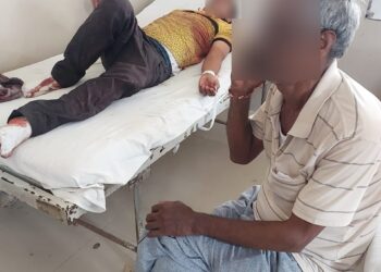 युवक ने आत्महत्या करने के प्रयास में अपनी नस काट ली, पुलिस ने बचाया