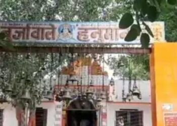 अछनेरा के प्राचीन हनुमान मंदिर में हथियार बंद बदमाशों ने डाली डकैती, लोगों में आक्रोश