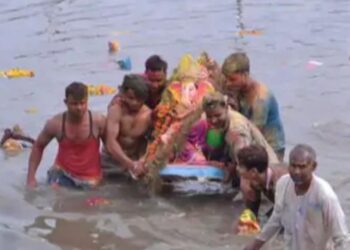 न्यू आगरा में गणेश विसर्जन के दौरान पांच युवक डूबे