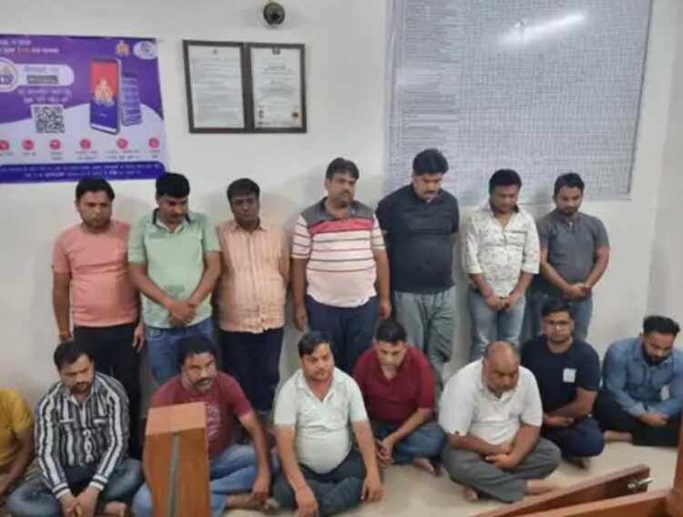 सिकंदरा में होटल में हो रहा था जुआ, संजय कालिया सहित 15 दबोचे