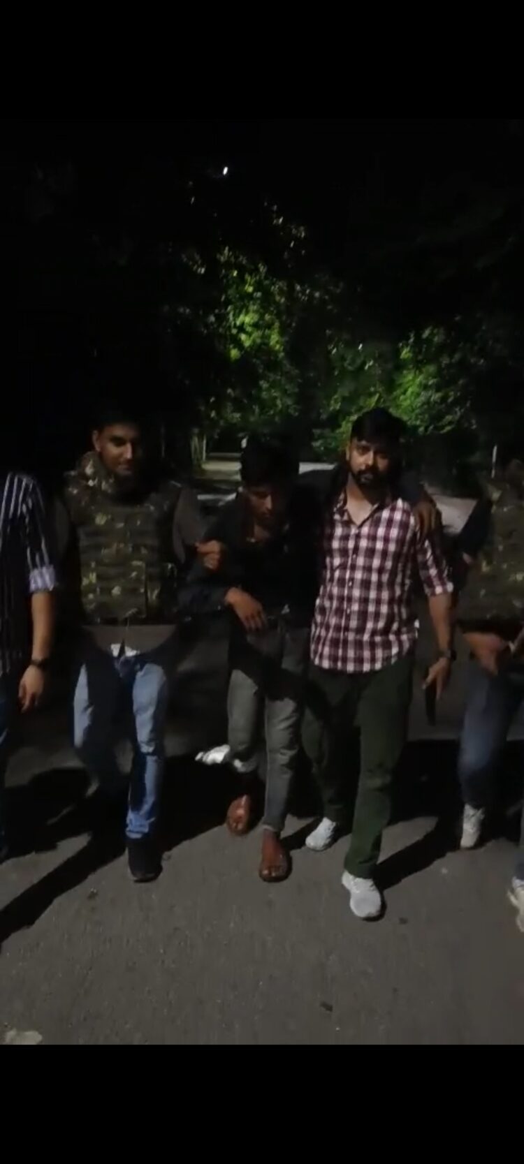 हरीपर्वत पुलिस की लुटेरे के साथ मुठभेड़, पैर में लगी गोली