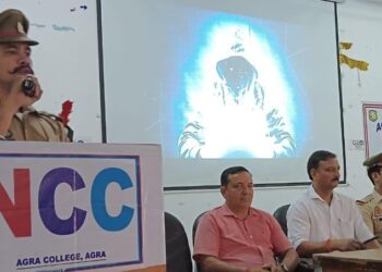 लालच साइबर अपराध की जननी है, साइबर सुरक्षा पर विद्यार्थियों को दी जानकारी