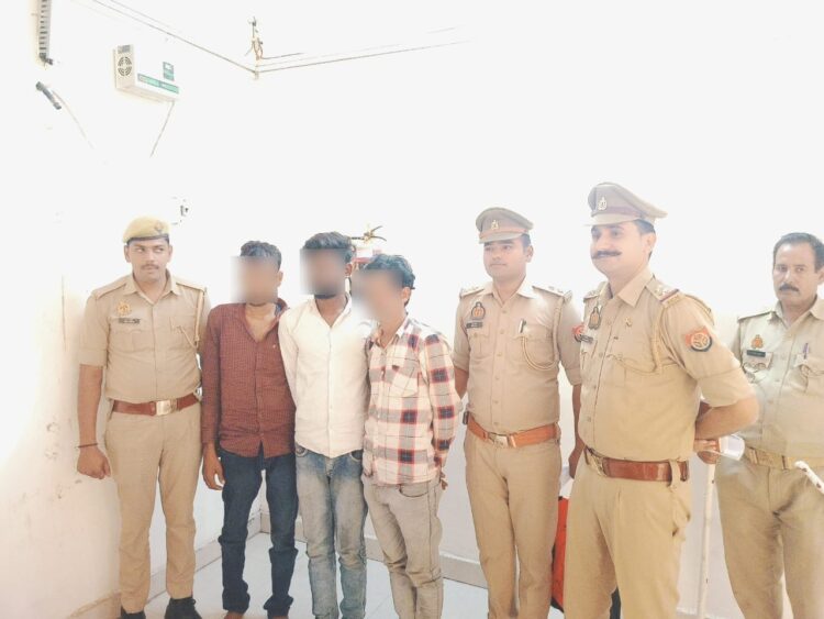 दबदबा कम होता देख कर दी युवक की हत्या, तीन पकड़े