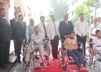 विधिक सेवा प्राधिकरण के सेवा शिविर में भारी संख्या में लाभार्थी हुए लाभान्वित, खिले चेहरे