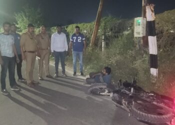 तीन जिलों में अपराध करने वाले बदमाश से पुलिस की हुई मुठभेड़, गोली लगने से घायल