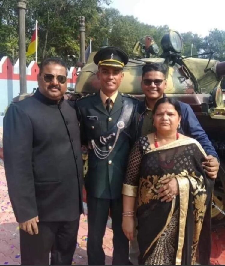 आगरा के लाल कै. शुभम गुप्ता देश के लिए शहीद हुए, डीजीसी क्राइम के थे बेटे