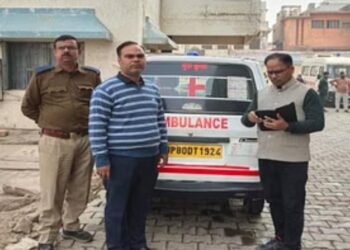 डीएम के आदेश पर एक दर्जन एंबुलेंस पर हुई कार्रवाई