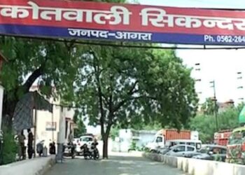 सिकंदरा थाने के सामने गेस्ट हाउस में पकड़े गए सात जोड़े