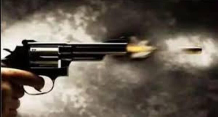 बिचपुरी प्रधान के ऊपर फायरिंग, मुकदमा दर्ज