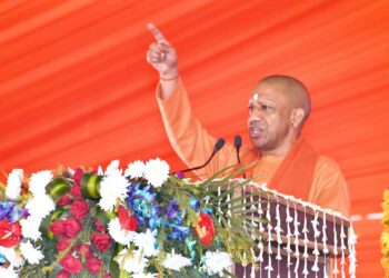 अटल जयंती पर आगरा से मथुरा हेलीकॉप्टर सेवा शुरू