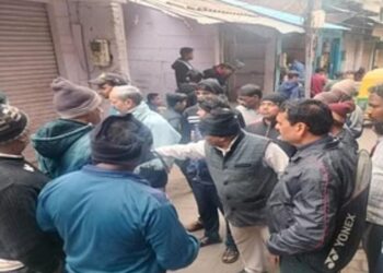 ताजगंज थाने के पास चोरों ने चटकाए 10 दुकानों के ताले, दुकानदारों में आक्रोश