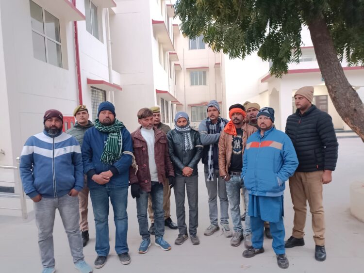 ऑटो वालों से चौथ वसूली करने वाले सात लोग दबोचे