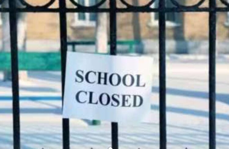 कड़ाके की सर्दी को देखते हुए डीएम ने बढ़ाई दो दिन की और छुट्टी