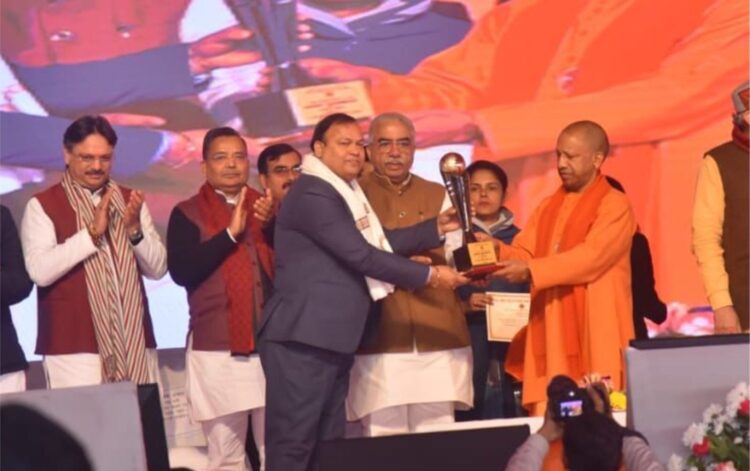 डावर और आर्यमान सहित आगरा की चार औद्योगिक इकाइयों को मिला प्रदेश सरकार का अवार्ड
