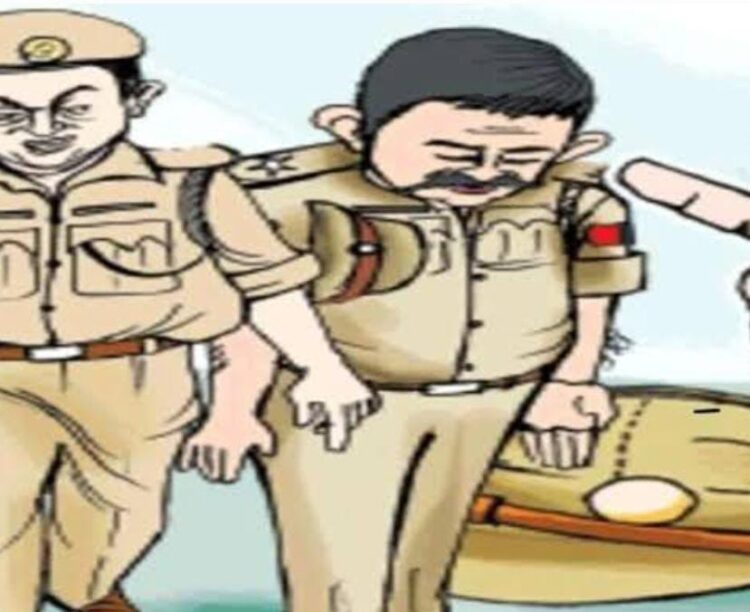 हरीपर्वत में बालू से भरे ट्रैक्टर निकलने पर दरोगा, हेड कॉन्स्टेबल निलंबित