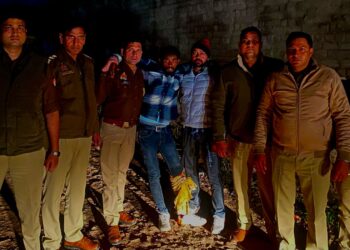 वाहन चोर गैंग से पुलिस की मुठभेड़, एक के पैर में लगी गोली