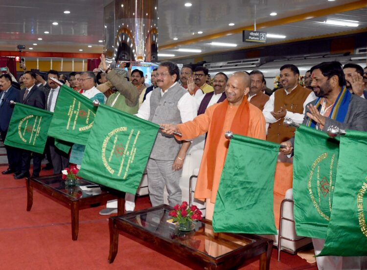 आगरा मेट्रो रेल का शुभारंभ, आमजन के लिये गुरुवार से उपलब्ध