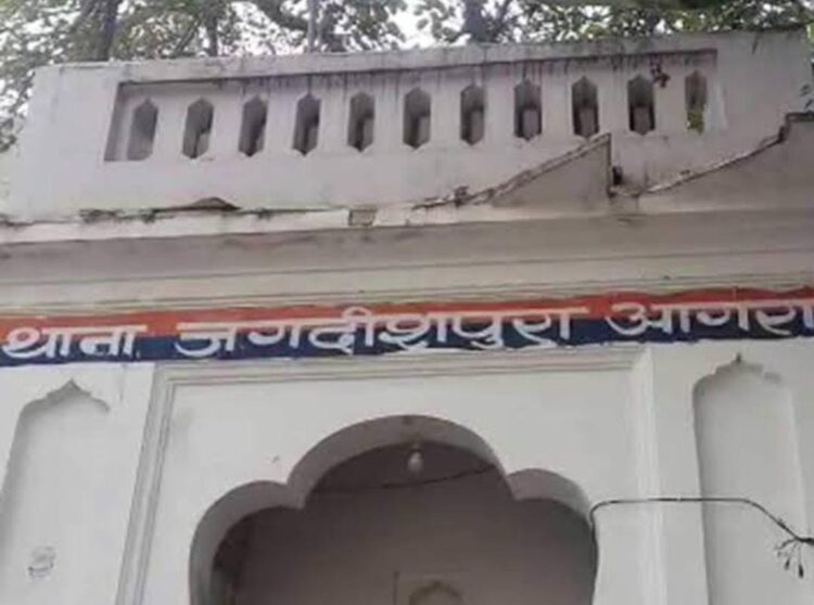 जगदीशपुरा में दुकानदार पर तमंचा तानकर लूट ले गए काउंटर में रखे पैसे
