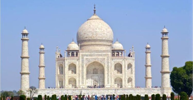 ताजमहल में उर्स आयोजित कराने वालों पर कार्रवाई की मांग