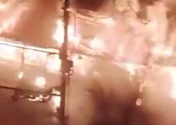 सिंधी बाजार में लगी भीषण आग, 6 दुकानें जलीं