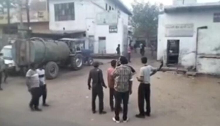 आइस फैक्ट्री में अमोनिया गैस का रिसाव होने से मची भगदड़