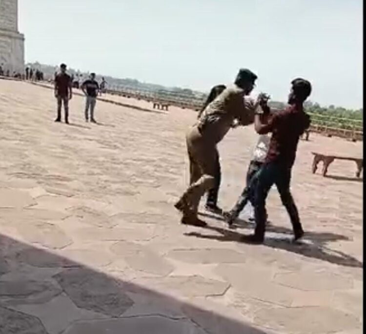 सीआईएसएफ के जवान ने ताजमहल में युवती से कर दी मारपीट
