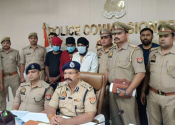 शाहगंज पुलिस ने खंडहर में पकड़ी तमंचे की फैक्ट्री