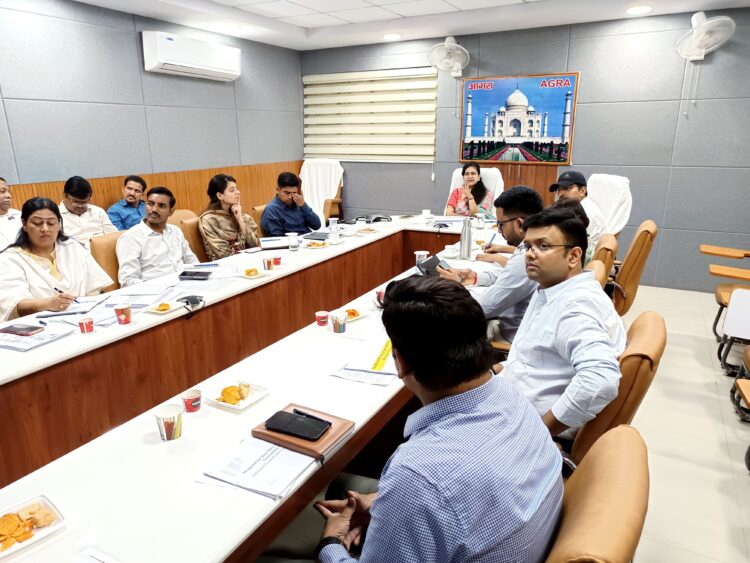 आगरा मंडल में पर्यटन संबंधी जो कार्य अधूरे पड़े हैं वह दो से तीन महीने में पूरे किए जाएं: मंडलायुक्त
