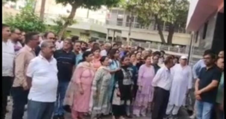 पंजाबी समाज ने भाजपा कार्यालय पहुंचकर लगाए नारे चौधरी उदयभान सिंह को पार्टी से निष्कासित करो