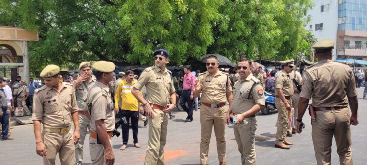 बूथ के लिए मंडी समिति से सभी पोलिंग पार्टी हुई रवाना, कड़ी सुरक्षा के बीच होगा मतदान