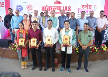 लोक सेवा में विश्वसनीयता, उत्कृष्टता तथा संवेदनशीलता की सिद्धि का मन्त्र है: अनिल जोशी