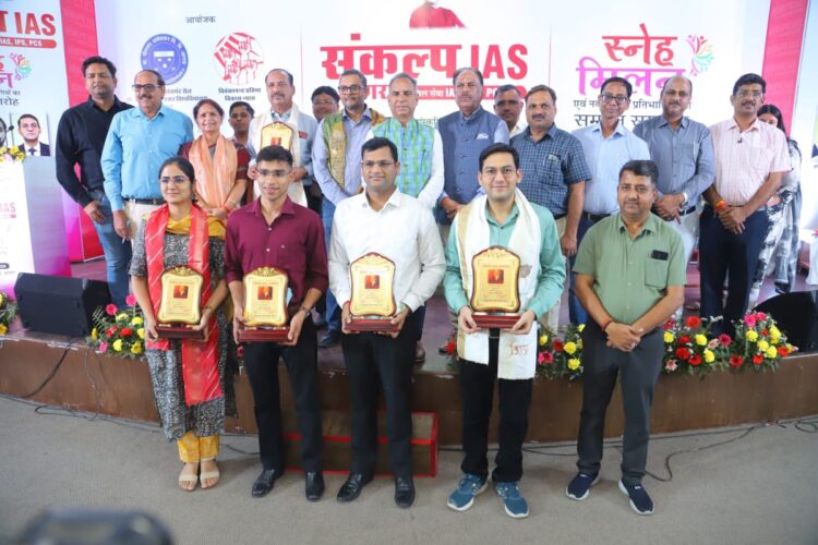 लोक सेवा में विश्वसनीयता, उत्कृष्टता तथा संवेदनशीलता की सिद्धि का मन्त्र है: अनिल जोशी