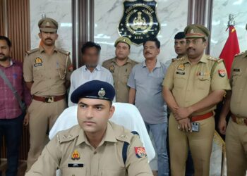 एसटीएफ और हरीपर्वत थाना पुलिस ने पिस्टल सप्लायर को किया गिरफ्तार