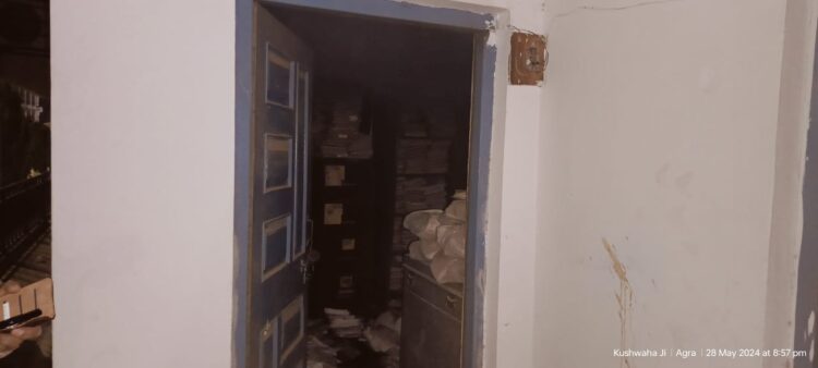 न्यू आगरा में यूनियन बैंक की शाखा में लगी आग