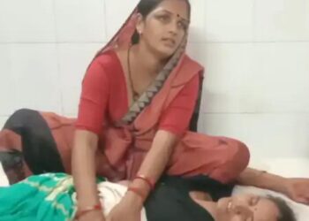 बच्चों के विवाद में दो पक्षों में हुई मारपीट के बाद फायरिंग, महिला के पेट में लगी गोली