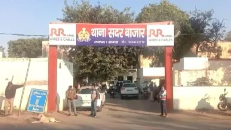 पुलिसिंग के जलवे: पुलिस के चोरों के नहीं पकड़ने पर पीड़ित ने ही पकड़ने का प्रयास किया तो इंस्पेक्टर ने जड़े थप्पड़, दरोगा ने डलवाया अपनी गाड़ी में पेट्रोल