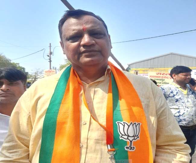 एत्मादपुर विधायक धर्मपाल सिंह का फर्जी फेसबुक अकाउंट बनाकर मांगे जा रहे रुपए