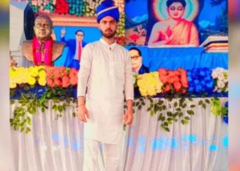 बरहन में कथा पंडाल में युवक की गोली मारकर हत्या