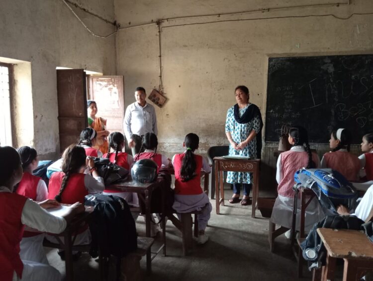 डीआईओएस के निरीक्षण से मची खलबली, विक्टोरिया में सिर्फ थे 6 बच्चे और शिक्षक 17