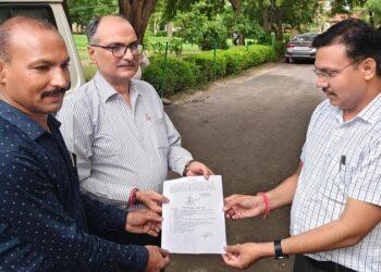 आगरा में दो नवागत PES की तैनाती से सुधरेगी माध्यमिक शिक्षा विभाग की छवि