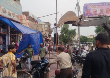 राजेश्वर मंदिर मार्ग पर अभियान चला ढहाये अतिक्रमण